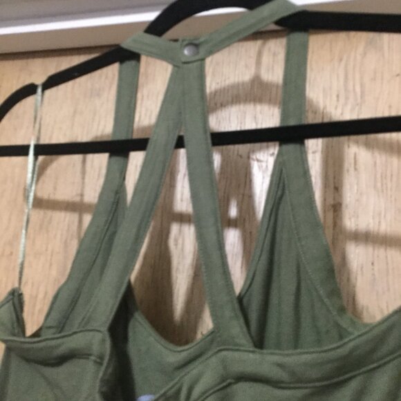 Suzy Shier wide legged cropped jumpsuit size medium has pockets army green - Picture 4 of 6